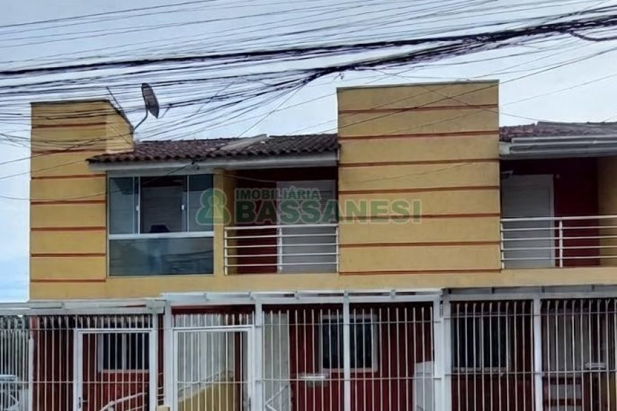 Sobrado com 60m², 2 dormitórios, 2 vagas, no bairro Cidade Nova em Caxias do Sul para Alugar