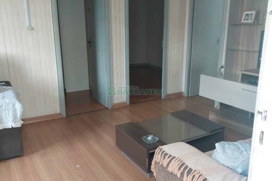 Casa com 253m², 5 dormitórios, no bairro São Leopoldo em Caxias do Sul para Comprar