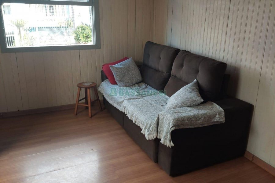 Casa com 253m², 5 dormitórios, no bairro São Leopoldo em Caxias do Sul para Comprar
