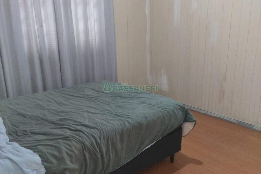 Casa com 253m², 5 dormitórios, no bairro São Leopoldo em Caxias do Sul para Comprar