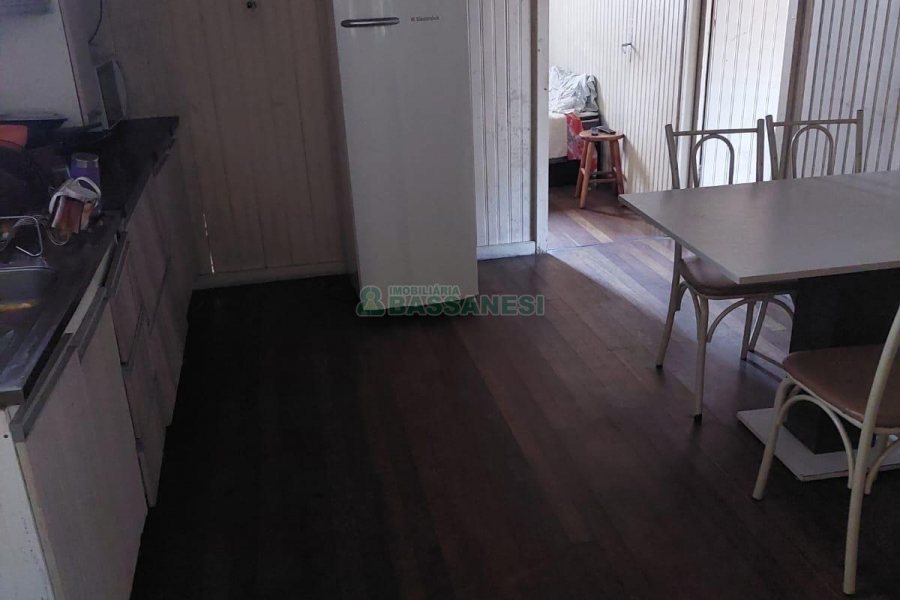 Casa com 253m², 5 dormitórios, no bairro São Leopoldo em Caxias do Sul para Comprar