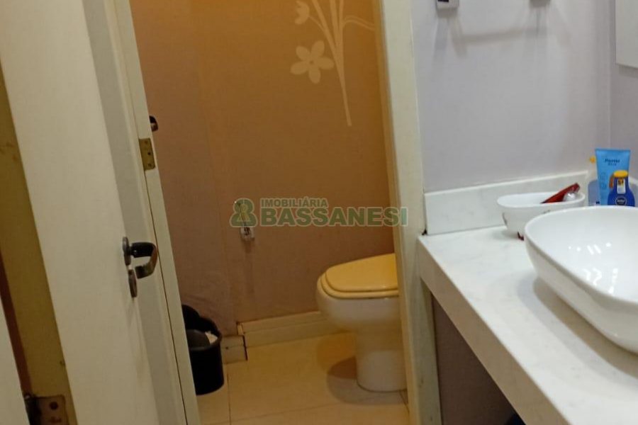 Apto/Cobertura com 116m², 3 dormitórios, 2 vagas, no bairro Centro em Caxias do Sul para Comprar