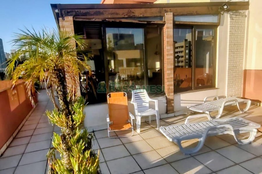 Apto/Cobertura com 116m², 3 dormitórios, 2 vagas, no bairro Centro em Caxias do Sul para Comprar