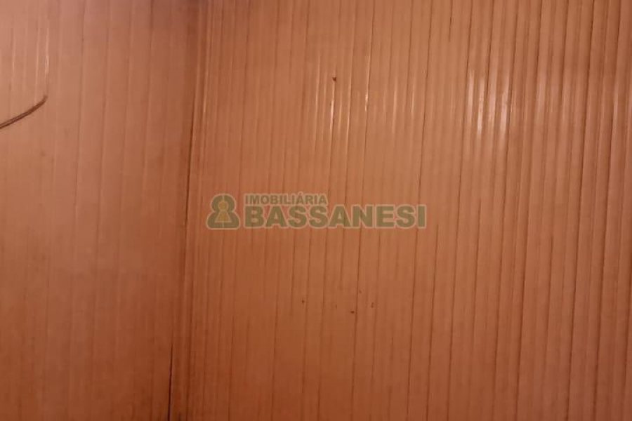 Casa com 100m², 3 dormitórios, 1 vaga, no bairro Panazzolo em Caxias do Sul para Comprar