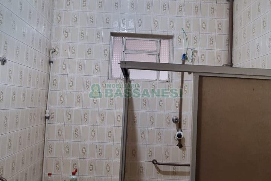 Casa com 100m², 3 dormitórios, 1 vaga, no bairro Panazzolo em Caxias do Sul para Comprar