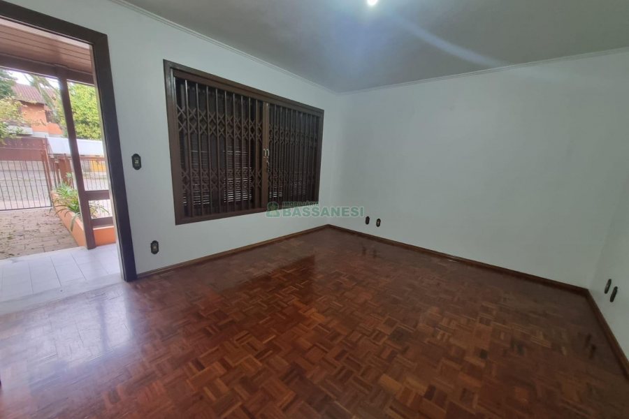 Casa com 270m², 3 dormitórios, 1 vaga, no bairro Bela Vista em Caxias do Sul para Alugar