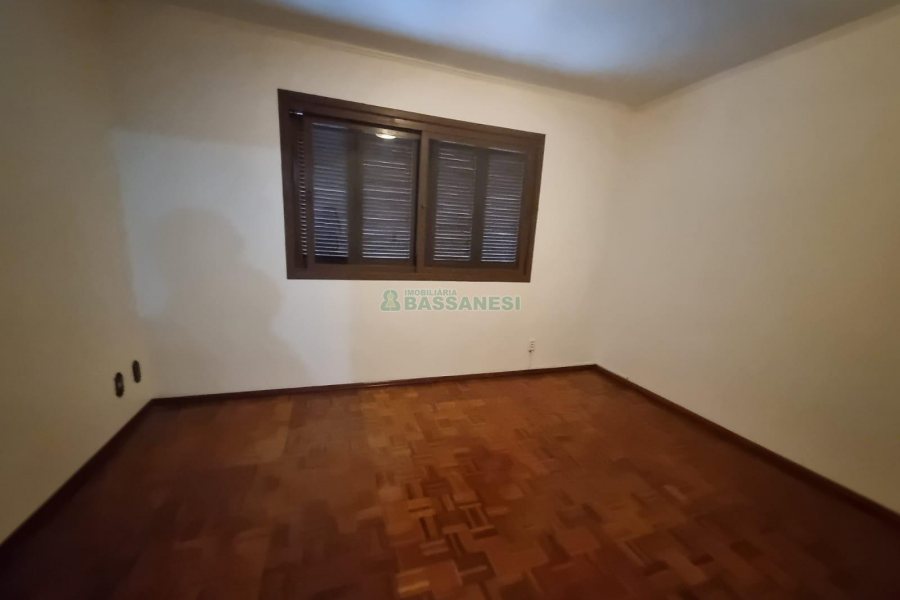 Casa com 270m², 3 dormitórios, 1 vaga, no bairro Bela Vista em Caxias do Sul para Alugar