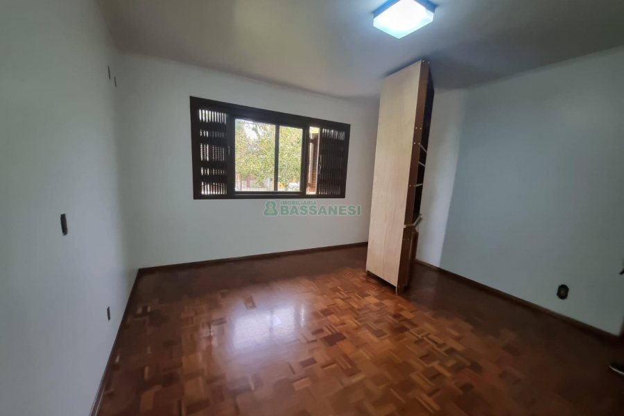 Casa com 270m², 3 dormitórios, 1 vaga, no bairro Bela Vista em Caxias do Sul para Alugar