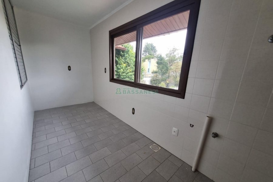 Casa com 270m², 3 dormitórios, 1 vaga, no bairro Bela Vista em Caxias do Sul para Alugar