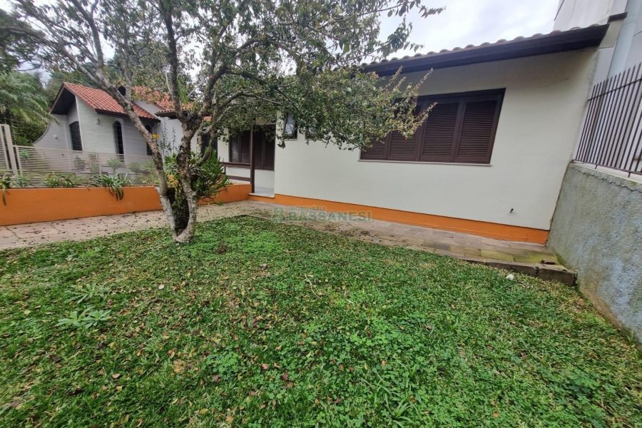 Casa com 270m², 3 dormitórios, 1 vaga, no bairro Bela Vista em Caxias do Sul para Alugar