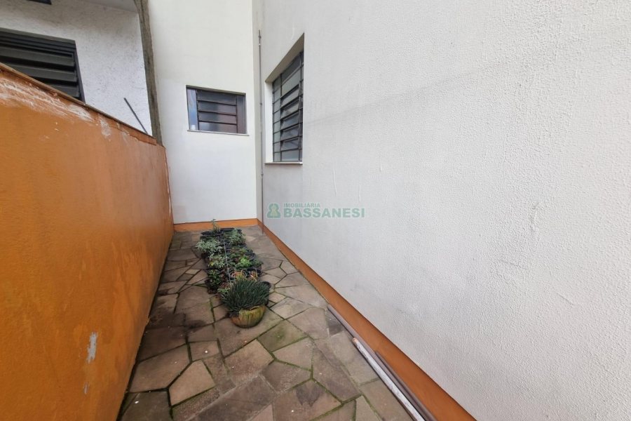 Casa com 270m², 3 dormitórios, 1 vaga, no bairro Bela Vista em Caxias do Sul para Alugar