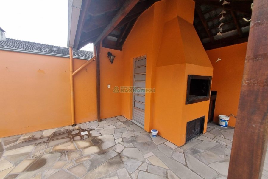 Casa com 270m², 3 dormitórios, 1 vaga, no bairro Bela Vista em Caxias do Sul para Alugar