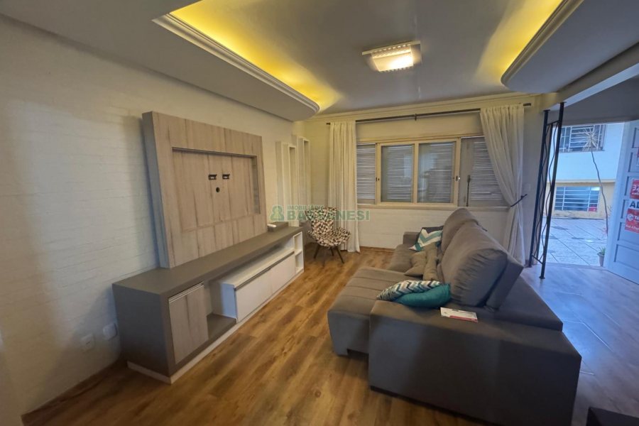 Sobrado Mobiliado com 105m², 2 dormitórios, 2 vagas, no bairro Santa Catarina em Caxias do Sul para Alugar