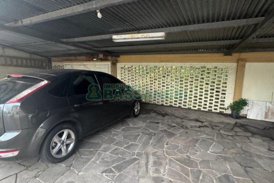Sobrado Mobiliado com 105m², 2 dormitórios, 2 vagas, no bairro Santa Catarina em Caxias do Sul para Alugar