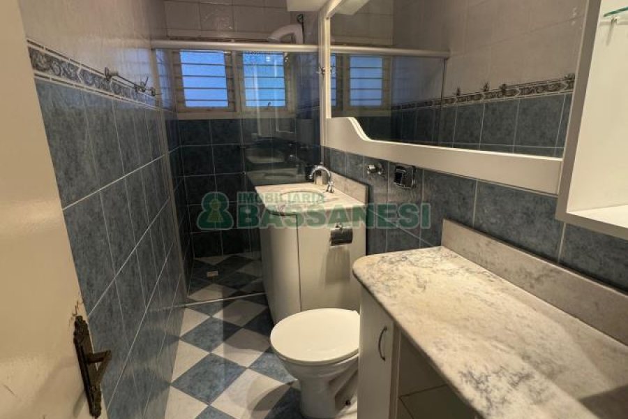 Sobrado Mobiliado com 105m², 2 dormitórios, 2 vagas, no bairro Santa Catarina em Caxias do Sul para Alugar