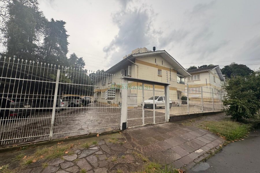 Sobrado Mobiliado com 105m², 2 dormitórios, 2 vagas, no bairro Santa Catarina em Caxias do Sul para Alugar