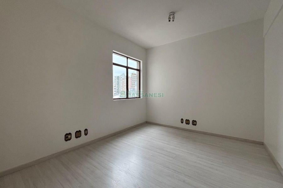 Sala com 45m², no bairro Centro em Caxias do Sul para Alugar