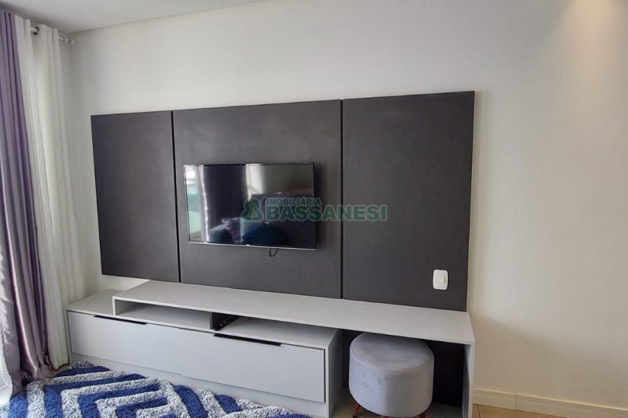 Apto Mobiliado com 58m², 2 dormitórios, 1 vaga, no bairro Desvio Rizzo em Caxias do Sul para Alugar
