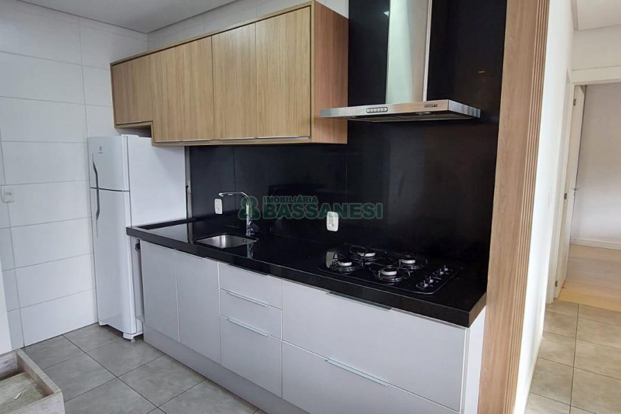 Apto Mobiliado com 58m², 2 dormitórios, 1 vaga, no bairro Desvio Rizzo em Caxias do Sul para Alugar