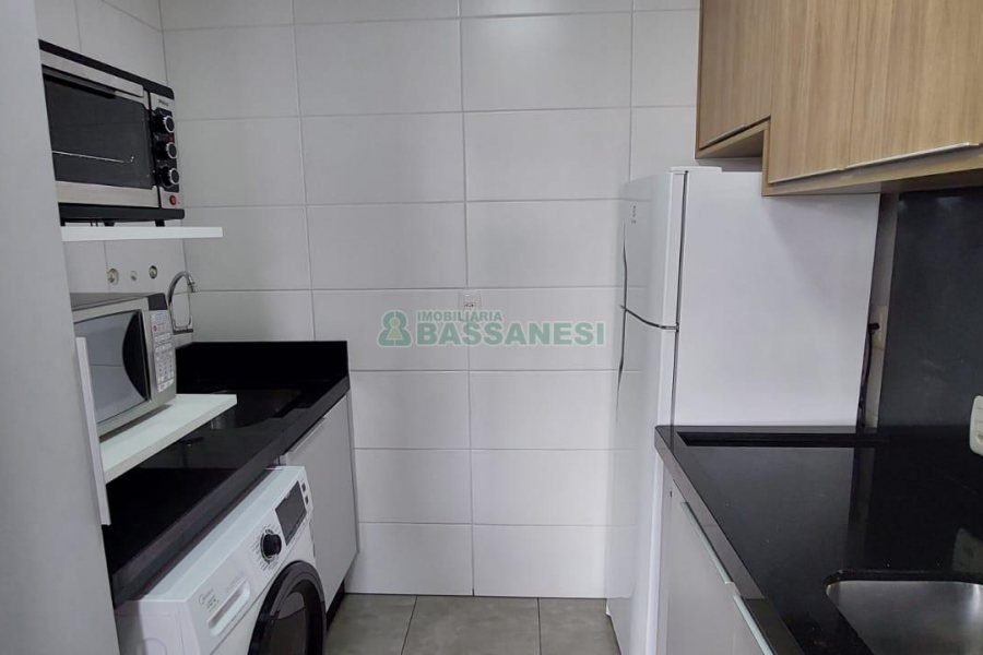 Apto Mobiliado com 58m², 2 dormitórios, 1 vaga, no bairro Desvio Rizzo em Caxias do Sul para Alugar