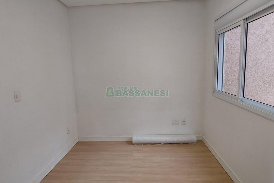 Apto Mobiliado com 58m², 2 dormitórios, 1 vaga, no bairro Desvio Rizzo em Caxias do Sul para Alugar