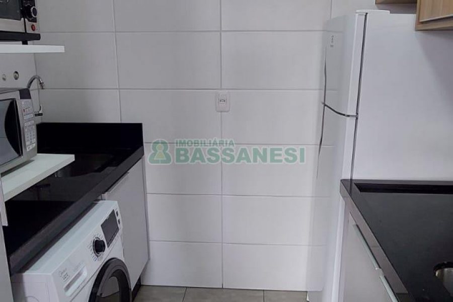 Apto Mobiliado com 58m², 2 dormitórios, 1 vaga, no bairro Desvio Rizzo em Caxias do Sul para Alugar
