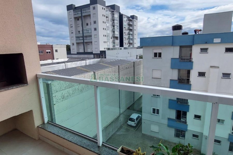 Apto Mobiliado com 58m², 2 dormitórios, 1 vaga, no bairro Desvio Rizzo em Caxias do Sul para Alugar