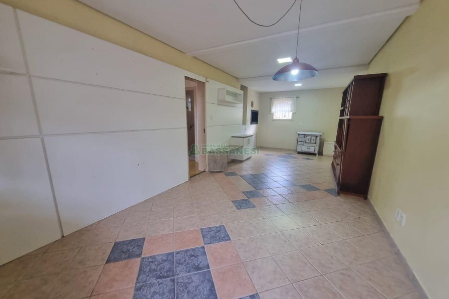 Casa Mobiliada com 200m², 3 dormitórios, 2 vagas, no bairro Santa Lúcia em Caxias do Sul para Alugar