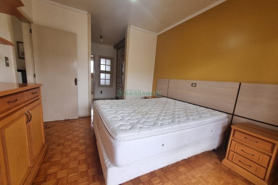 Casa Mobiliada com 200m², 3 dormitórios, 2 vagas, no bairro Santa Lúcia em Caxias do Sul para Alugar