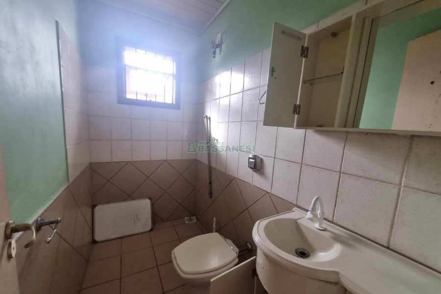 Casa Mobiliada com 200m², 3 dormitórios, 2 vagas, no bairro Santa Lúcia em Caxias do Sul para Alugar