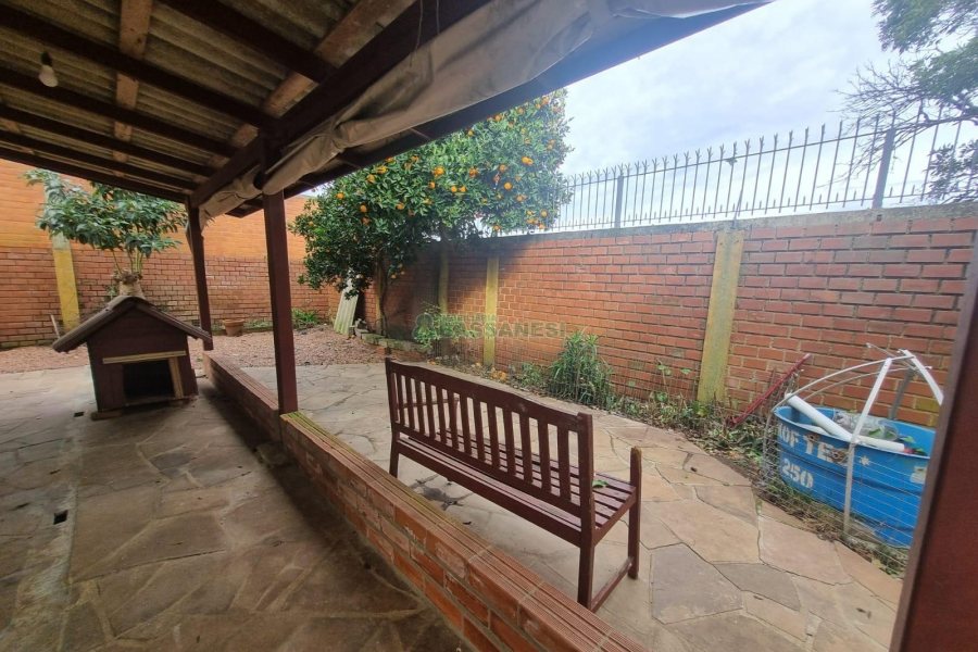 Casa Mobiliada com 200m², 3 dormitórios, 2 vagas, no bairro Santa Lúcia em Caxias do Sul para Alugar