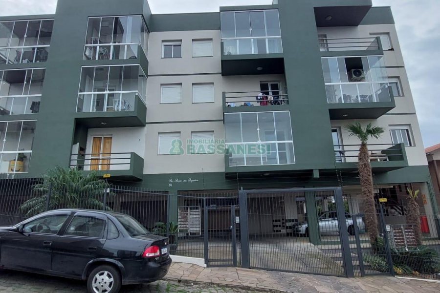 Apto Mobiliado com 60m², 2 dormitórios, 1 vaga, no bairro Santa Lúcia em Caxias do Sul para Alugar