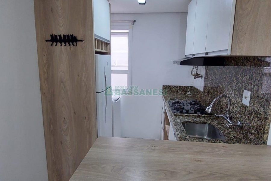 Apto Mobiliado com 60m², 2 dormitórios, 1 vaga, no bairro Santa Lúcia em Caxias do Sul para Alugar
