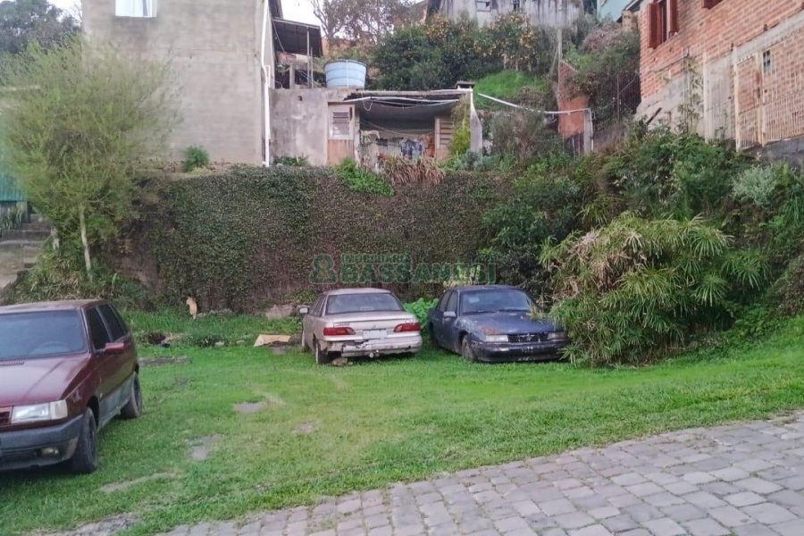 Terreno com 361m², no bairro Salgado Filho em Caxias do Sul para Comprar