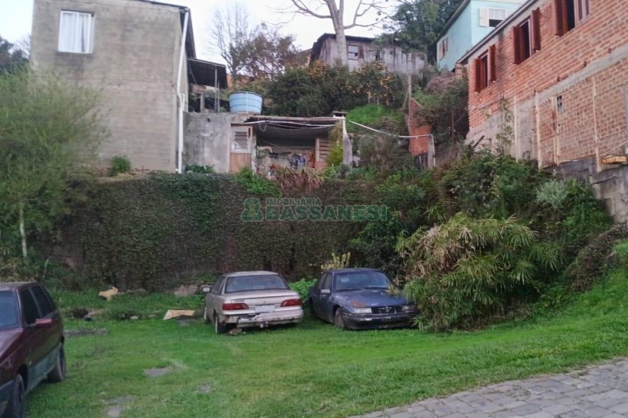 Terreno com 361m², no bairro Salgado Filho em Caxias do Sul para Comprar