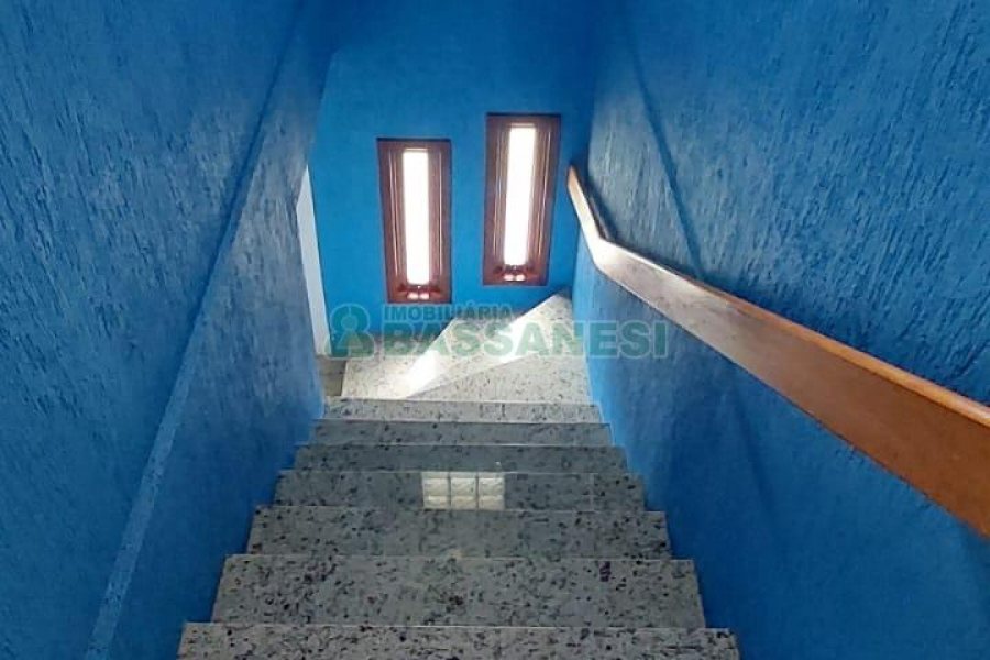 Casa com 130m², 2 dormitórios, 4 vagas, no bairro São Cristóvão em Caxias do Sul para Alugar