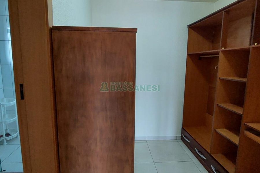 Casa com 130m², 2 dormitórios, 4 vagas, no bairro São Cristóvão em Caxias do Sul para Alugar