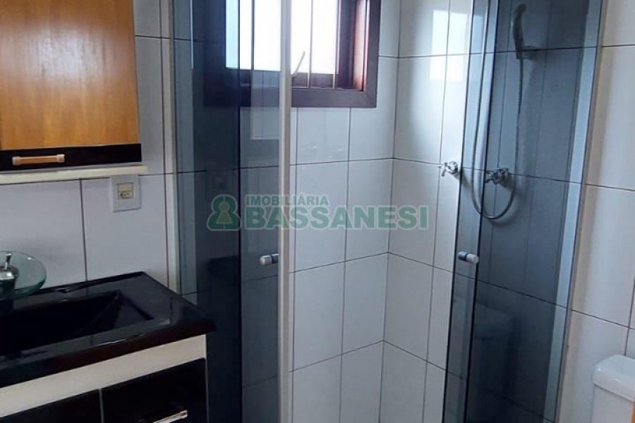 Casa com 130m², 2 dormitórios, 4 vagas, no bairro São Cristóvão em Caxias do Sul para Alugar