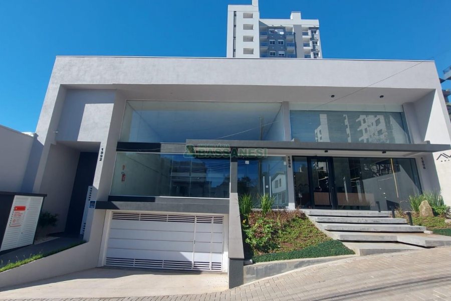 Apto Mobiliado com 45m², 1 dormitório, 1 vaga, no bairro Lourdes em Caxias do Sul para Alugar