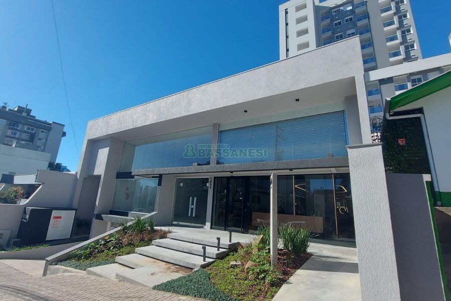 Apto Mobiliado com 45m², 1 dormitório, 1 vaga, no bairro Lourdes em Caxias do Sul para Alugar
