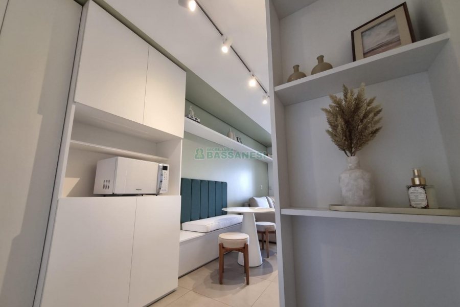 Apto Mobiliado com 45m², 1 dormitório, 1 vaga, no bairro Lourdes em Caxias do Sul para Alugar