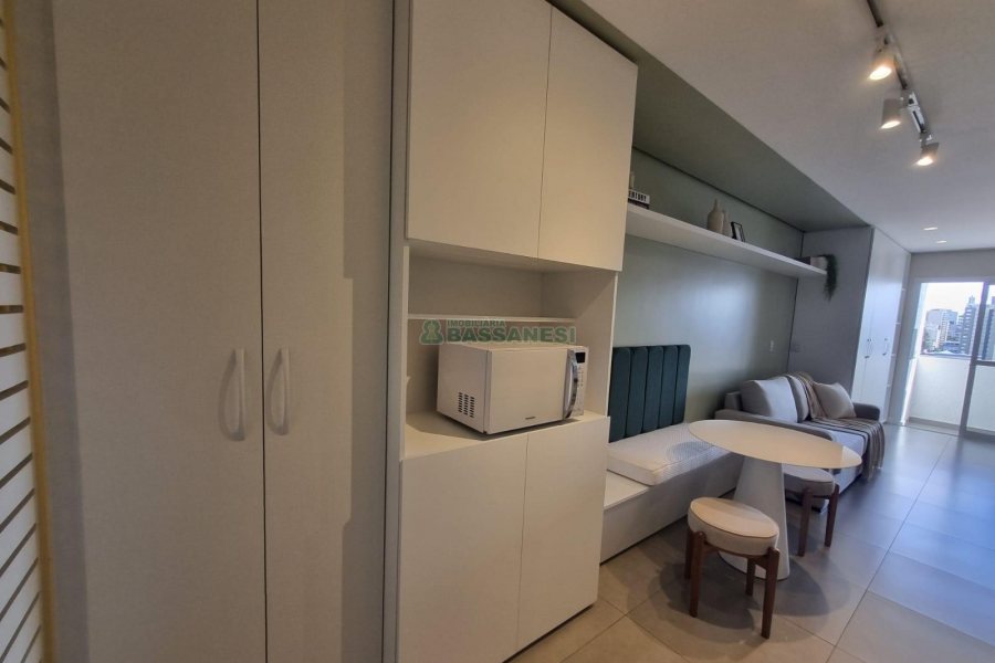 Apto Mobiliado com 45m², 1 dormitório, 1 vaga, no bairro Lourdes em Caxias do Sul para Alugar