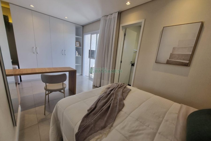 Apto Mobiliado com 45m², 1 dormitório, 1 vaga, no bairro Lourdes em Caxias do Sul para Alugar