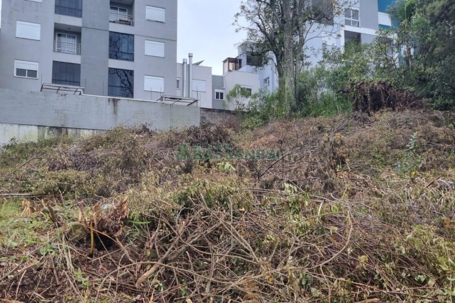 Terreno com 360m², no bairro Morada dos Alpes em Caxias do Sul para Comprar