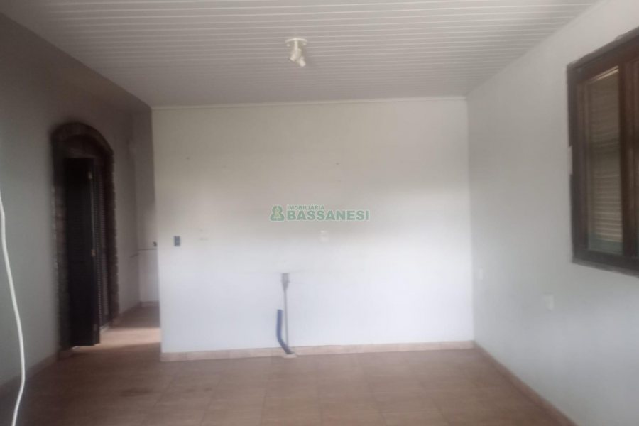 Casa com 180m², 3 dormitórios, 1 vaga, no bairro Esplanada em Caxias do Sul para Alugar