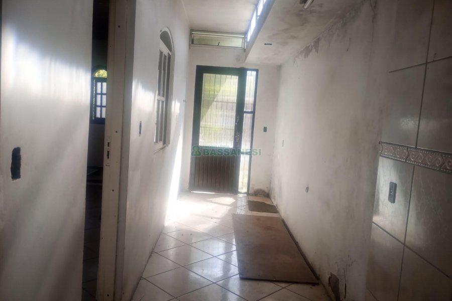 Casa com 180m², 3 dormitórios, 1 vaga, no bairro Esplanada em Caxias do Sul para Alugar
