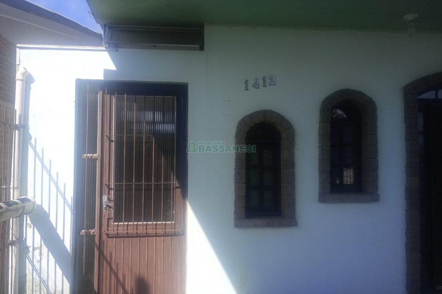 Casa com 180m², 3 dormitórios, 1 vaga, no bairro Esplanada em Caxias do Sul para Alugar