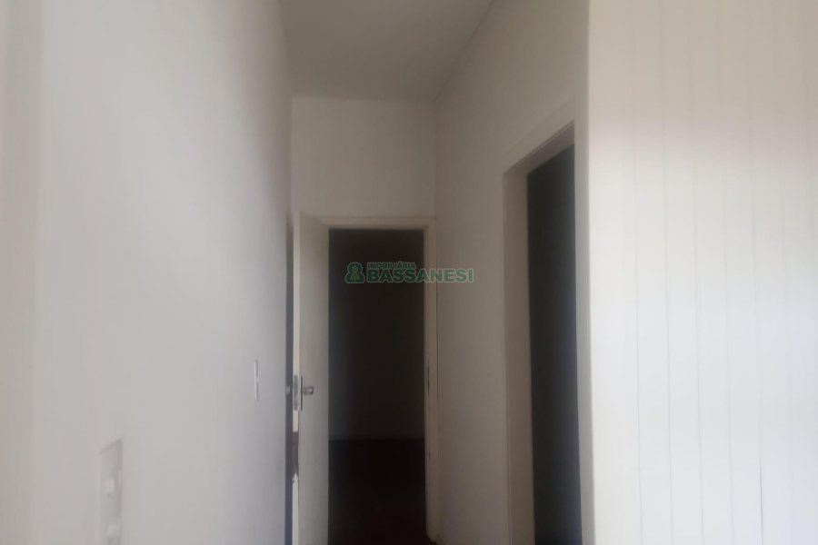 Casa com 180m², 3 dormitórios, 1 vaga, no bairro Esplanada em Caxias do Sul para Alugar