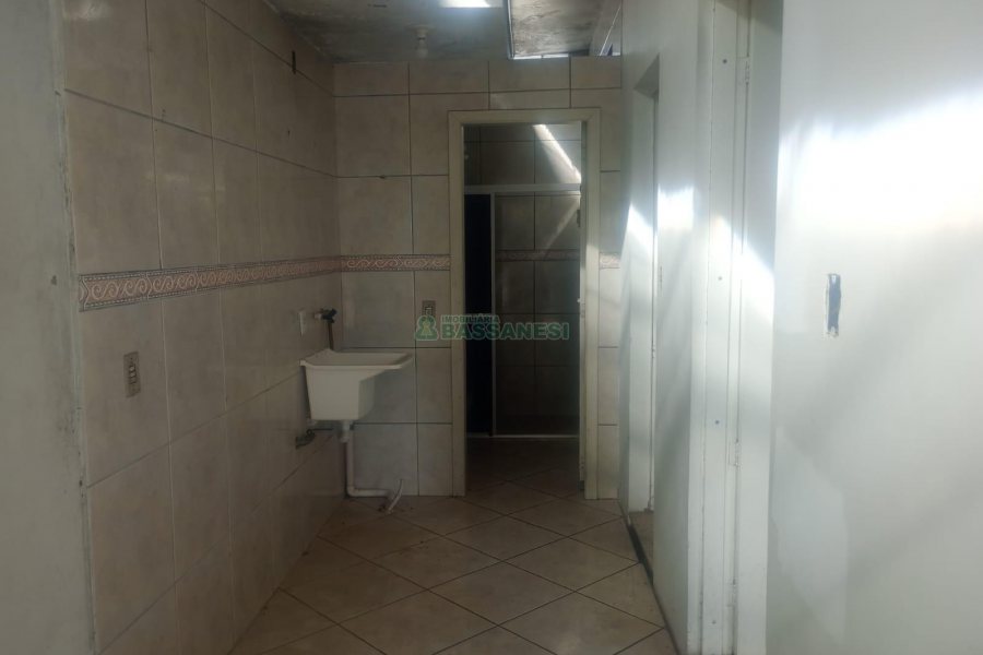 Casa com 180m², 3 dormitórios, 1 vaga, no bairro Esplanada em Caxias do Sul para Alugar