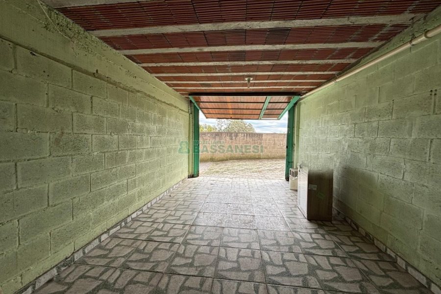 Casa com 76m², 2 dormitórios, 1 vaga, no bairro São Caetano em Caxias do Sul para Alugar